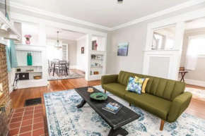 Trendy Lakeview Craftsman Walk to Restaurants!